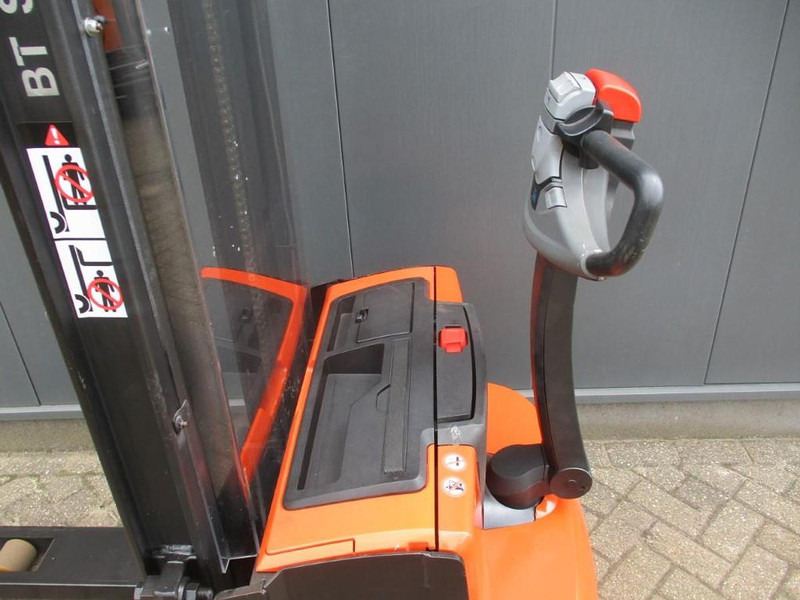 Toyota SWE 120 - Stacker: picture 5 Toyota SWE 120 - Stacker: picture 5
