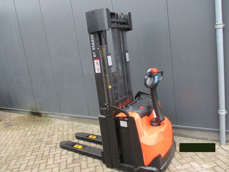 Toyota SWE160L - Pallet truck: picture 3 Toyota SWE160L - Pallet truck: picture 3