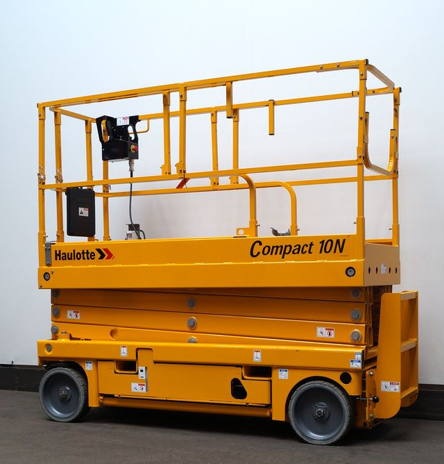 Haulotte Compact 10N - Scissor lift: picture 2 Haulotte Compact 10N - Scissor lift: picture 2