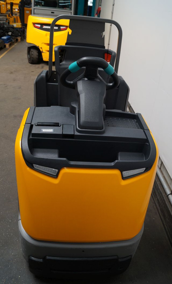 Jungheinrich ECE225 - Order picker: picture 3 Jungheinrich ECE225 - Order picker: picture 3