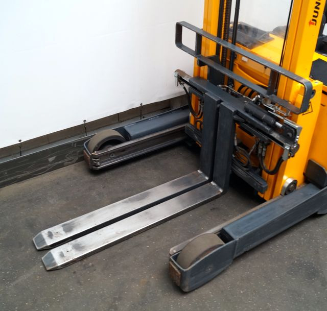 Jungheinrich ERV308 - Stacker: picture 5 Jungheinrich ERV308 - Stacker: picture 5