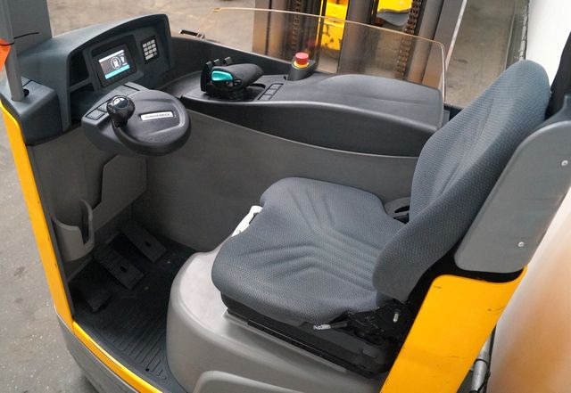 Jungheinrich ETV214 - Reach truck: picture 3 Jungheinrich ETV214 - Reach truck: picture 3