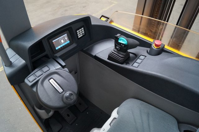 Jungheinrich ETV214 - Reach truck: picture 3 Jungheinrich ETV214 - Reach truck: picture 3