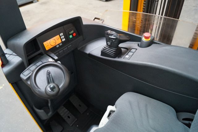 Jungheinrich ETV216 - Reach truck: picture 3 Jungheinrich ETV216 - Reach truck: picture 3