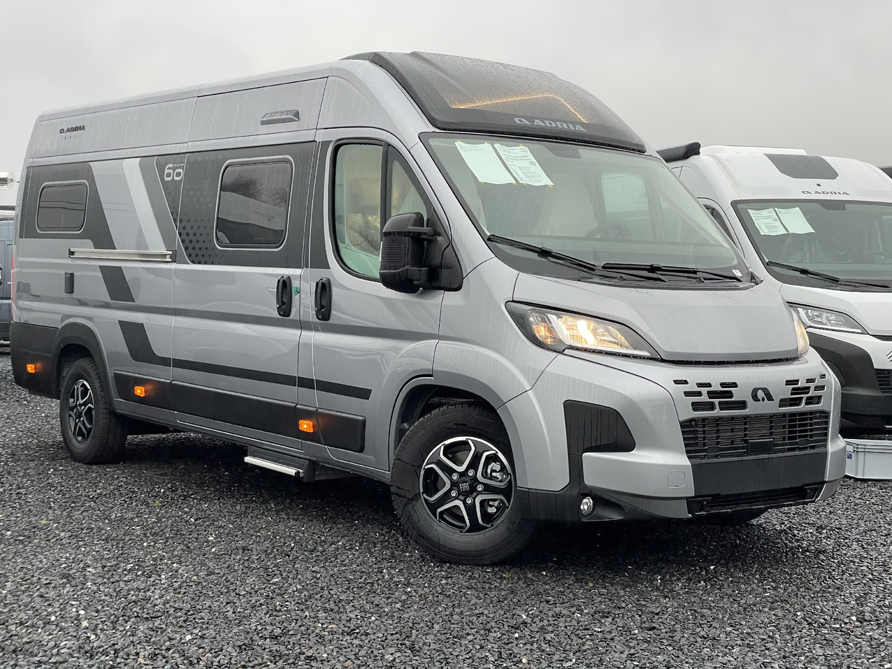 ADRIA Twin Supreme 640 SLB *60 Y Edition*Bestand* - Camper van: picture 2 ADRIA Twin Supreme 640 SLB *60 Y Edition*Bestand* - Camper van: picture 2