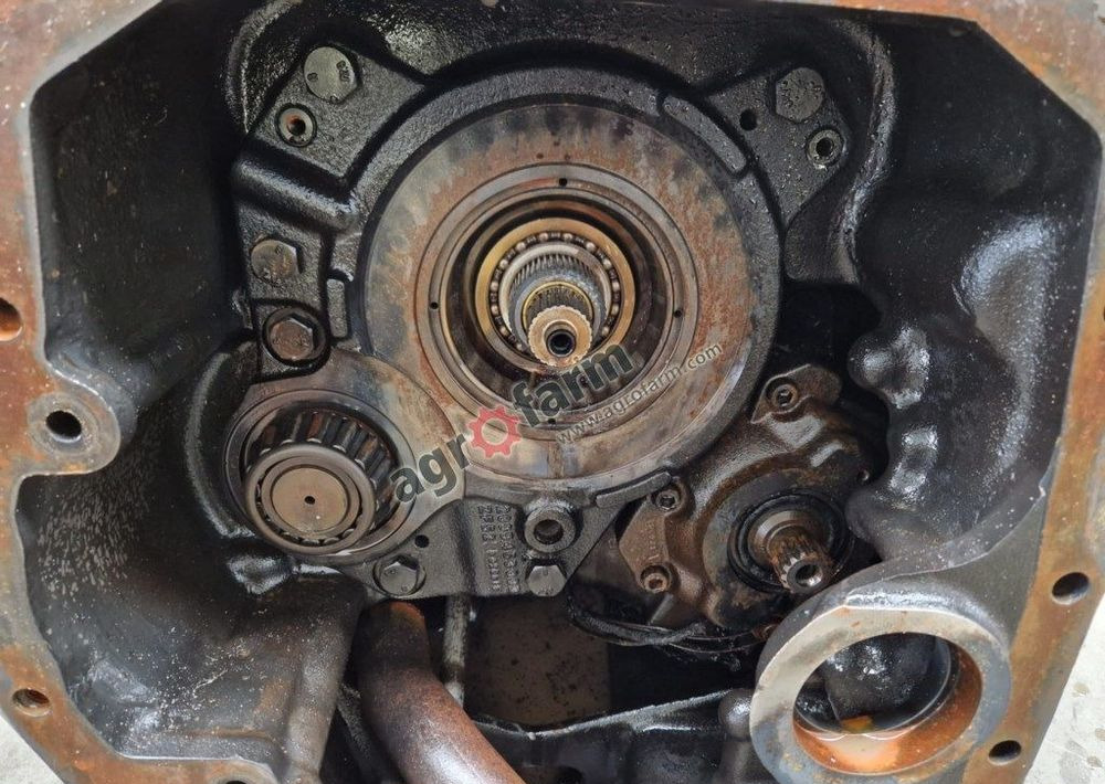 Skrzynia biegów Kubota M7-171 ZF CVT - Gearbox: picture 4 Skrzynia biegów Kubota M7-171 ZF CVT - Gearbox: picture 4