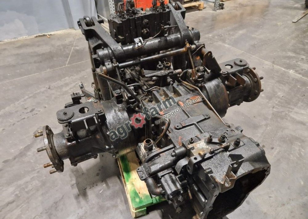 Skrzynia biegów, most tylny Deutz 2093417012 - Gearbox: picture 4 Skrzynia biegów, most tylny Deutz 2093417012 - Gearbox: picture 4