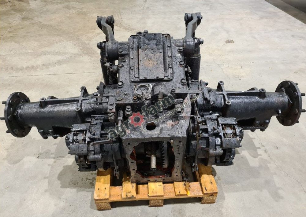 Tylny most Deutz Fahr Agrostar 6.61 4374608R - Gearbox: picture 4 Tylny most Deutz Fahr Agrostar 6.61 4374608R - Gearbox: picture 4