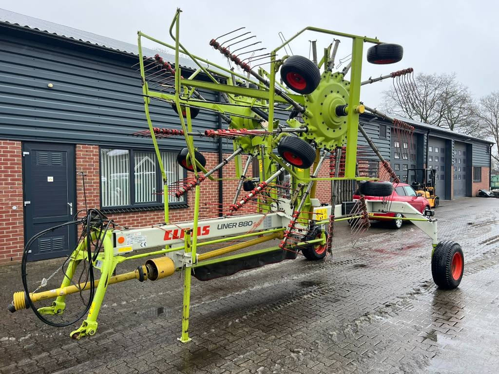 Claas Liner 880 Profil - Tedder/ Rake: picture 1 Claas Liner 880 Profil - Tedder/ Rake: picture 1