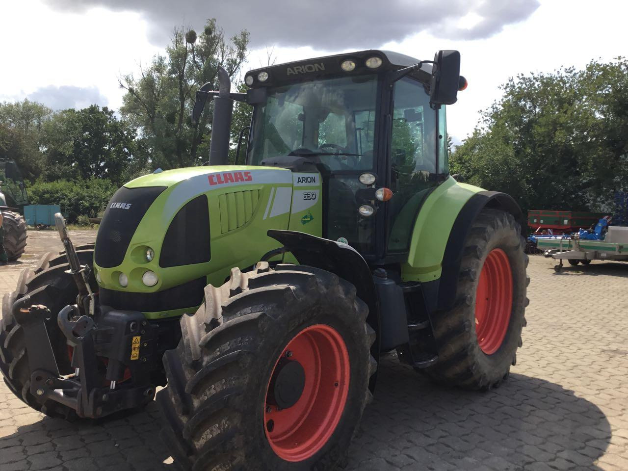 CLAAS Arion 630 - Farm tractor: picture 4 CLAAS Arion 630 - Farm tractor: picture 4