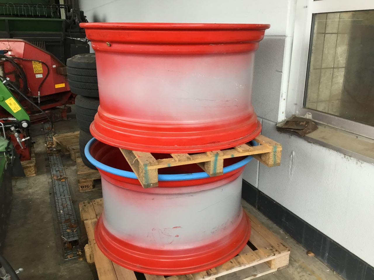 Felgen 23x42, Spur 2050mm , Fendt 900 - Rim: picture 3 Felgen 23x42, Spur 2050mm , Fendt 900 - Rim: picture 3