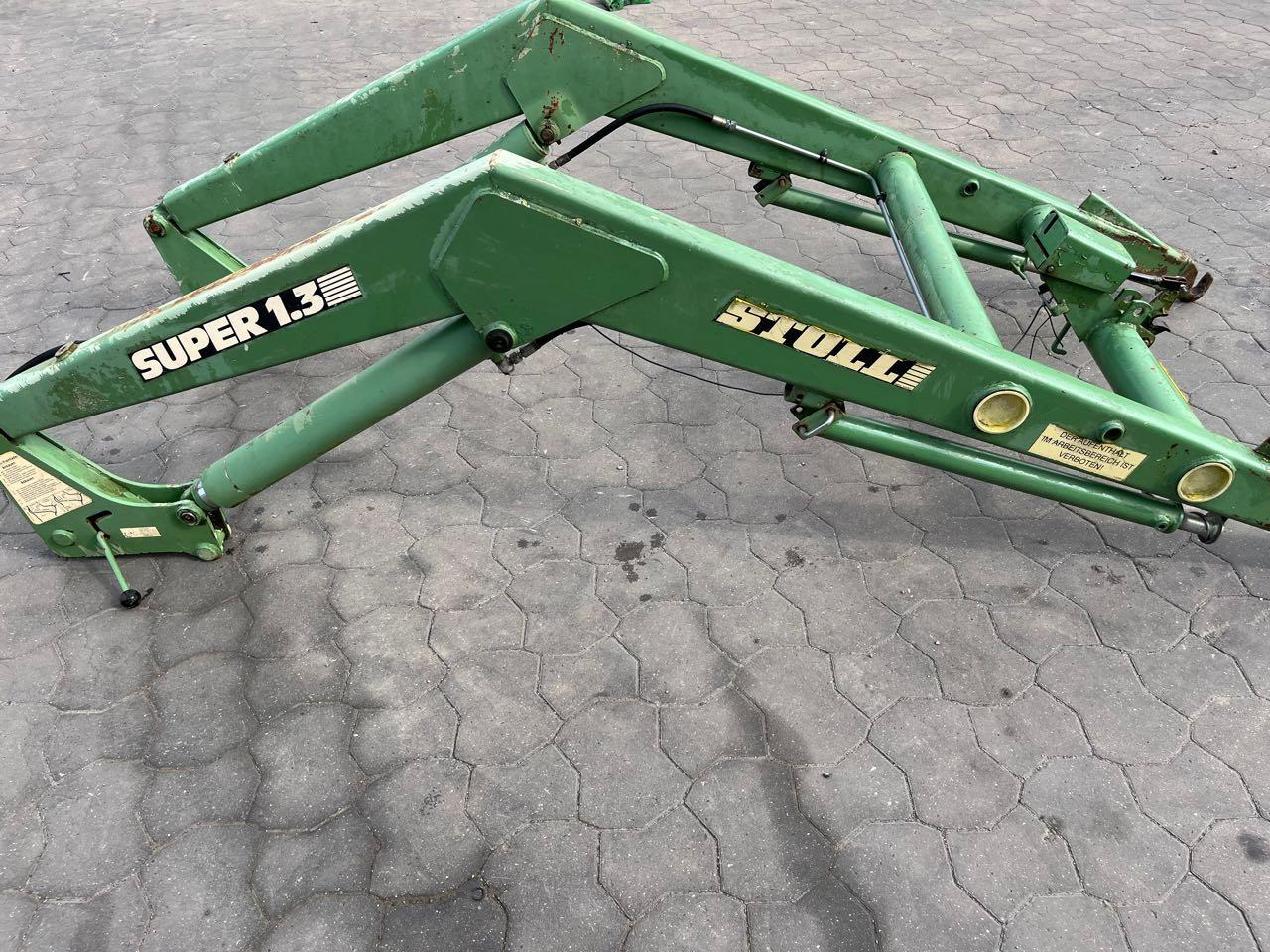 Stoll Super 1.3 - Front loader for tractor: picture 4 Stoll Super 1.3 - Front loader for tractor: picture 4