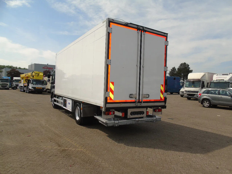 DAF CF 220 + CARRIER + EURO 6 + LIFT - Refrigerator truck: picture 4 DAF CF 220 + CARRIER + EURO 6 + LIFT - Refrigerator truck: picture 4