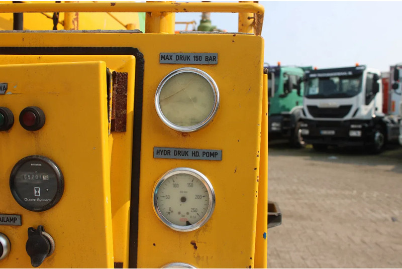 Vacuum truck DAF LF 45.130 + RON 4.000LITER: picture 15