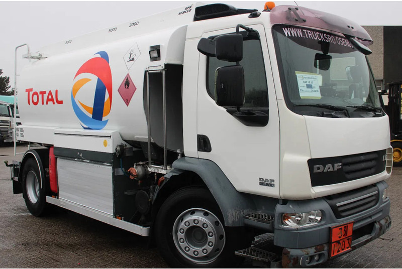 DAF LF 55.280 + 13.000L + 3 compartiment - Tanker truck: picture 5 DAF LF 55.280 + 13.000L + 3 compartiment - Tanker truck: picture 5