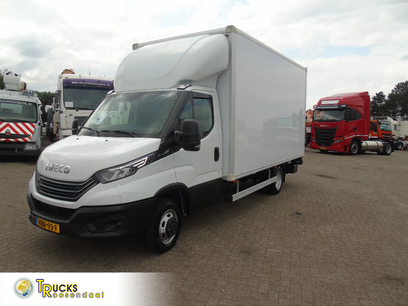 Closed box van Iveco Daily 40 C18 + LIFT: picture 1
