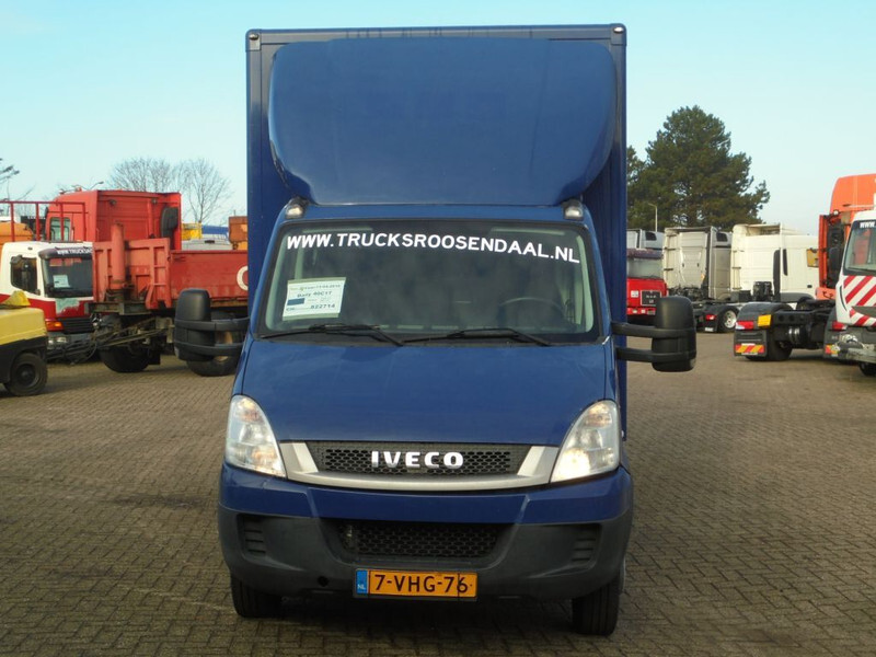 Iveco Daily 40C17 + Euro 5 + Dhollandia Lift + Clickstar - Closed box van: picture 2 Iveco Daily 40C17 + Euro 5 + Dhollandia Lift + Clickstar - Closed box van: picture 2