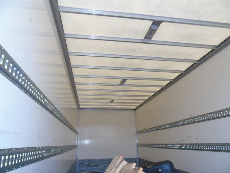 Iveco Eurocargo 120E19 + euro 6 + lift + BROKEN ENGINE - Box truck: picture 3 Iveco Eurocargo 120E19 + euro 6 + lift + BROKEN ENGINE - Box truck: picture 3