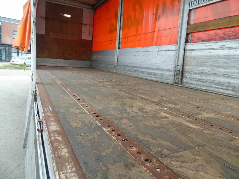 Iveco Eurocargo 190EL28 + LIFT + EURO 5 - Curtain side truck: picture 5 Iveco Eurocargo 190EL28 + LIFT + EURO 5 - Curtain side truck: picture 5