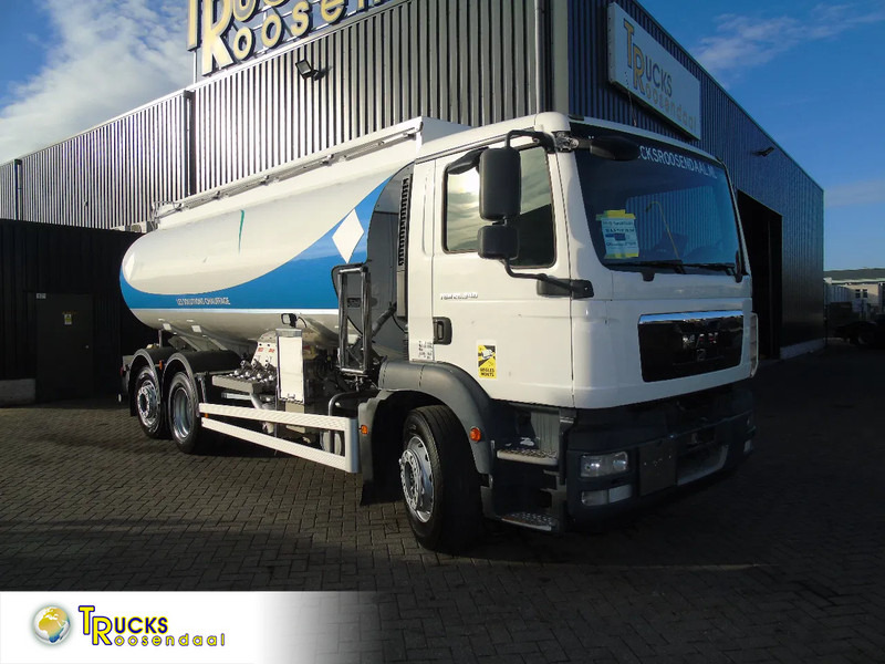 MAN TGM 26.340 + 19.000 LITER + 4COMP + 6X2 + MANUAL - Tanker truck: picture 1 MAN TGM 26.340 + 19.000 LITER + 4COMP + 6X2 + MANUAL - Tanker truck: picture 1
