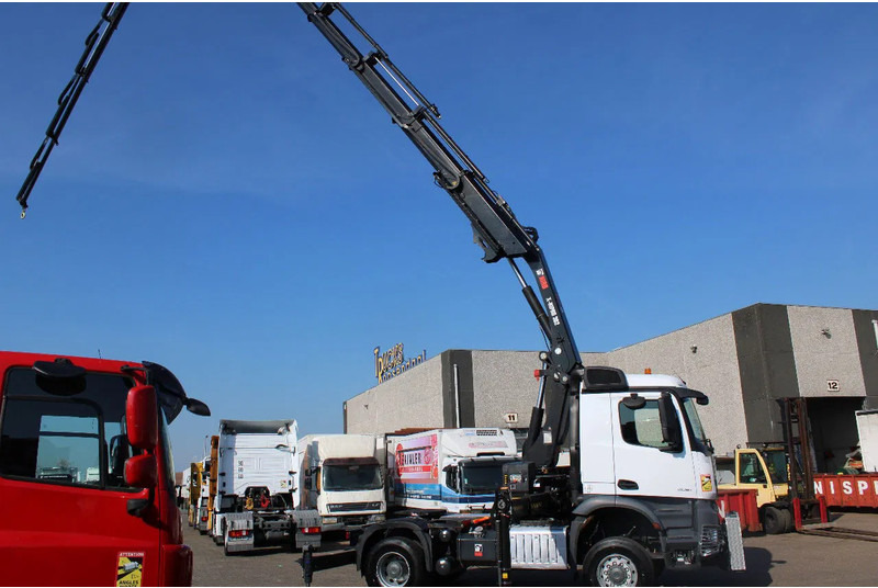 Mercedes-Benz Arocs 2051 + 4X4 + HIAB 302 E6 / JIB 70 X 4 + 10 EXTENTSIONS / NEW!! - Crane truck: picture 2 Mercedes-Benz Arocs 2051 + 4X4 + HIAB 302 E6 / JIB 70 X 4 + 10 EXTENTSIONS / NEW!! - Crane truck: picture 2