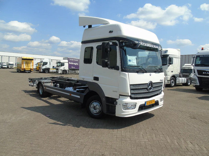 Mercedes-Benz Atego 1218 + EURO 6 + 5 PERS + BDF + LIFT - Container transporter/ Swap body truck: picture 2 Mercedes-Benz Atego 1218 + EURO 6 + 5 PERS + BDF + LIFT - Container transporter/ Swap body truck: picture 2