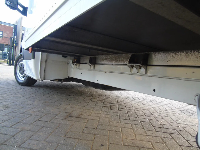 Closed box van Mercedes-Benz Sprinter 314 + lift: picture 12