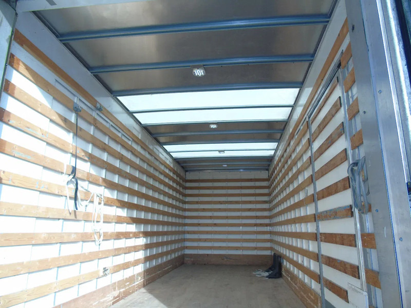 Renault D 12.220 + SPECIAL LIFT + EURO 6 - Box truck: picture 4 Renault D 12.220 + SPECIAL LIFT + EURO 6 - Box truck: picture 4