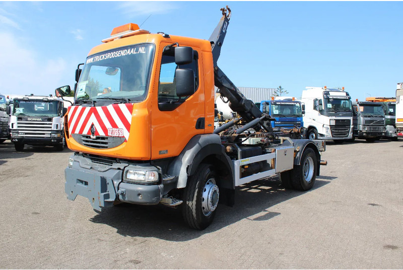 Renault Midliner 220 DCI + 4X4 + MANUAL + HOOK - Hook lift truck: picture 3 Renault Midliner 220 DCI + 4X4 + MANUAL + HOOK - Hook lift truck: picture 3