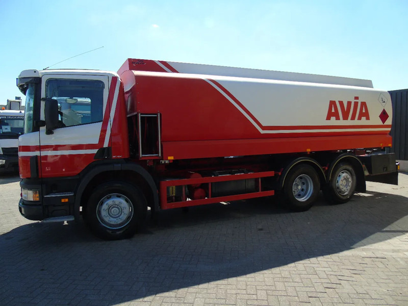Scania 94 .310 +20.000liter + 6x2 + PUMP/METERS + manual + euro 2 - Tanker truck: picture 2 Scania 94 .310 +20.000liter + 6x2 + PUMP/METERS + manual + euro 2 - Tanker truck: picture 2