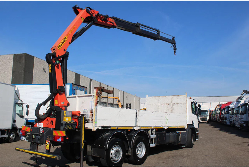 Scania P 360 + PALFINGER 18002-EH-B + 6X2 + REMOTE + EURO 6 - Crane truck: picture 4 Scania P 360 + PALFINGER 18002-EH-B + 6X2 + REMOTE + EURO 6 - Crane truck: picture 4