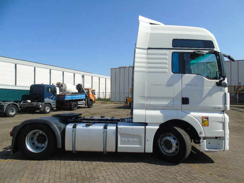MAN TGX 18.460 + RETARDER + EURO 6 + 5X IN STOCK - Tractor unit: picture 3 MAN TGX 18.460 + RETARDER + EURO 6 + 5X IN STOCK - Tractor unit: picture 3