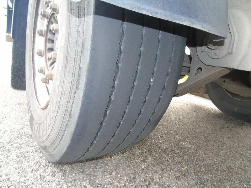 Closed box semi-trailer Van Hool 2x saf + lift: picture 10