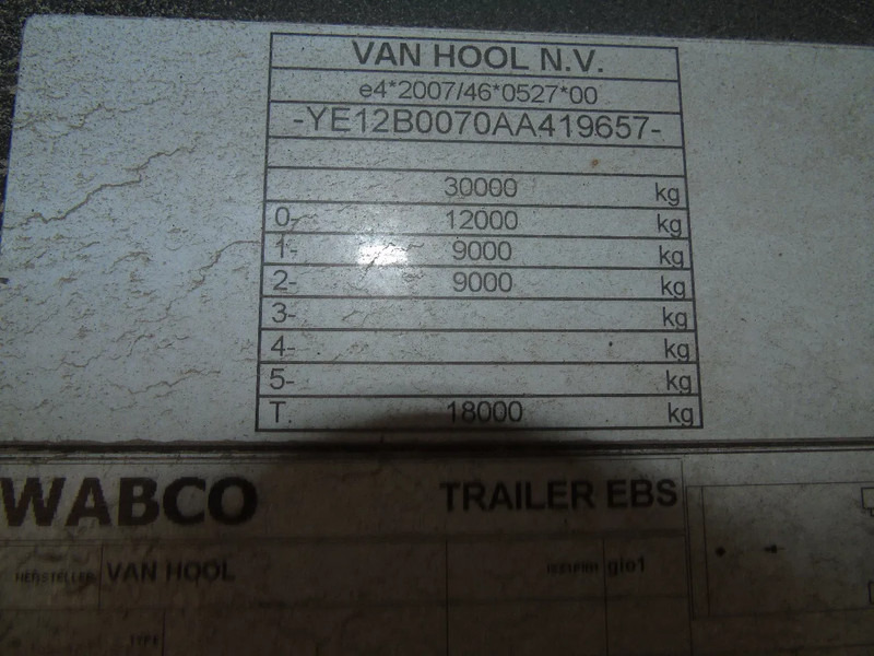 Closed box semi-trailer Van Hool 2x saf + lift: picture 13