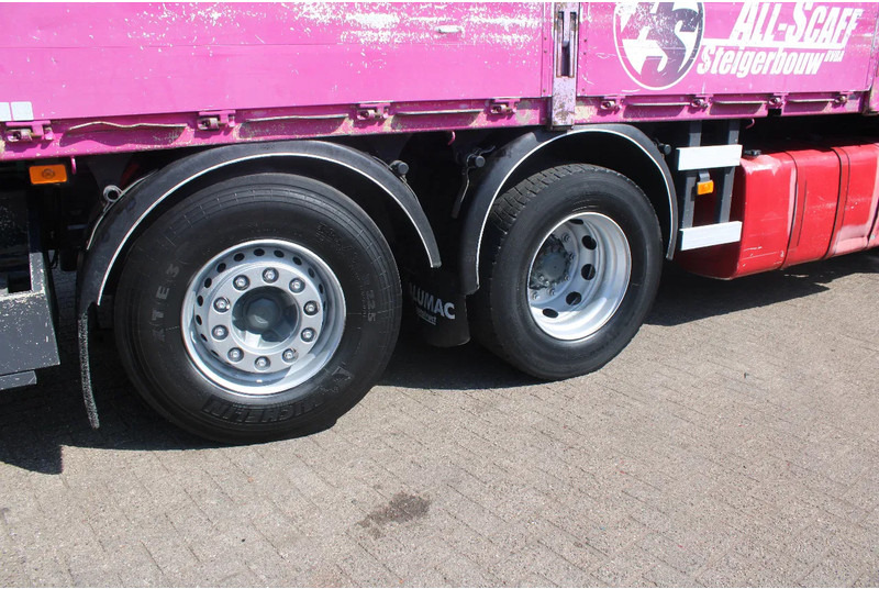 Volvo FM 370 + PALFINGER 23002 /6EXT + REMOTE + 6X2 STEERING - Crane truck: picture 4 Volvo FM 370 + PALFINGER 23002 /6EXT + REMOTE + 6X2 STEERING - Crane truck: picture 4