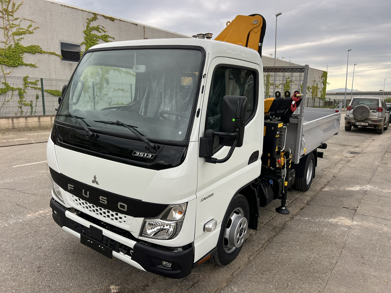 FUSO 35 3S - Crane truck: picture 1 FUSO 35 3S - Crane truck: picture 1