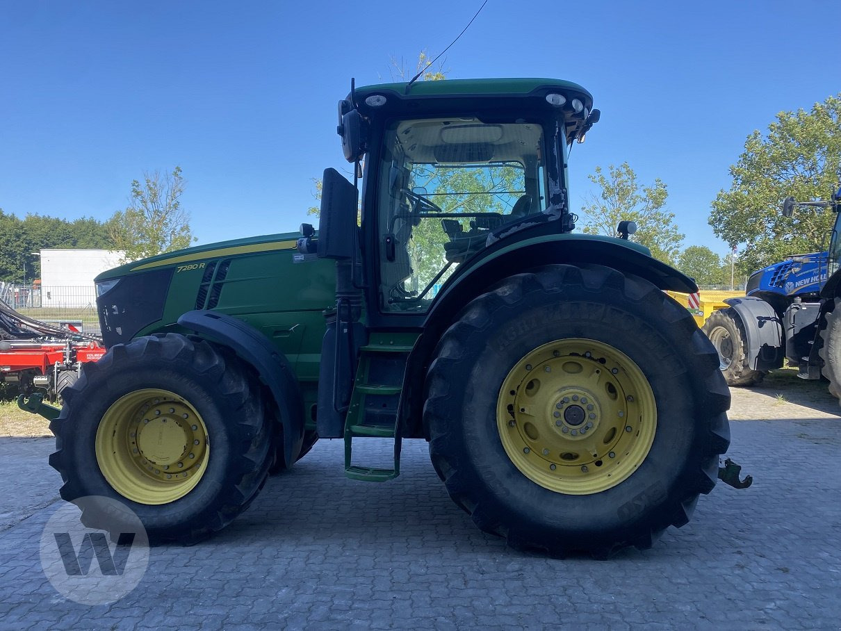 John Deere 7280R - Farm tractor: picture 3 John Deere 7280R - Farm tractor: picture 3