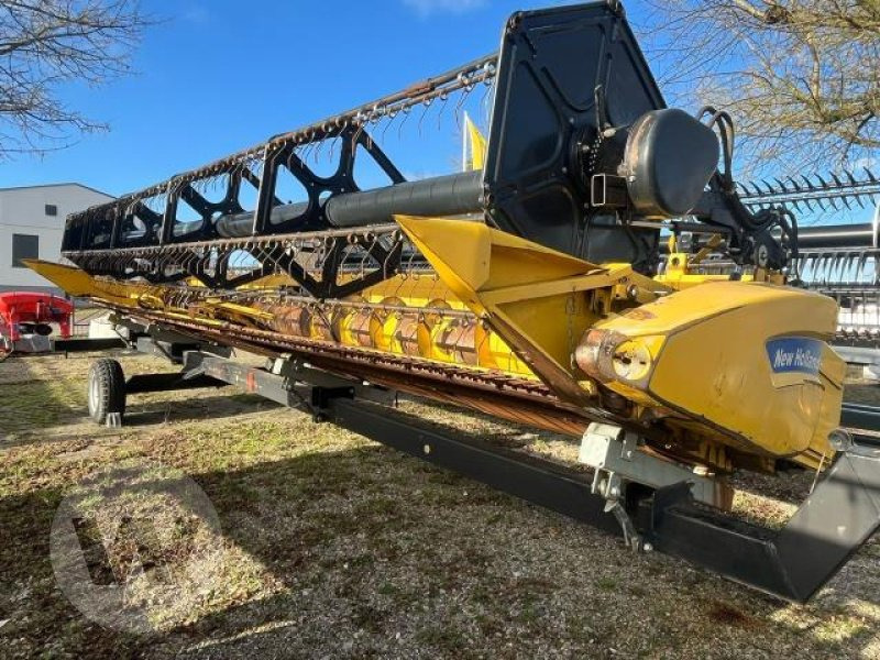 New Holland 9,15m Varifeed - Combine header: picture 1 New Holland 9,15m Varifeed - Combine header: picture 1