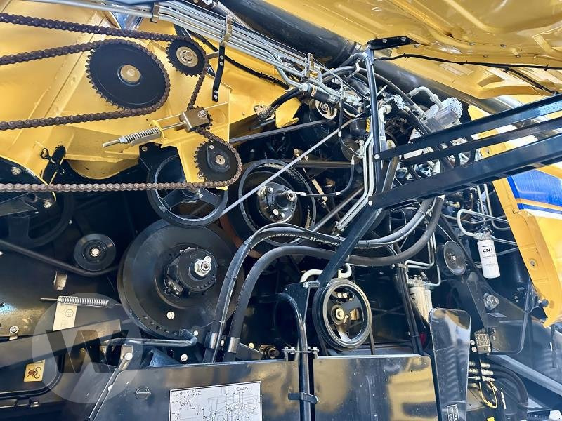 Combine harvester New Holland CX 8.90: picture 10