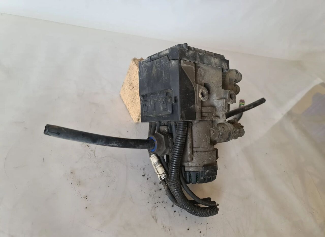 Knorr-Bremse Modulator zawór hamulca EBS przód przedni VOLVO FH FM RENAULT PR K021203 21122034 Volvo VOLVO FH FM RENAULT PREMIUM DXI MAGNUM DXI truck - Brake valve for Truck: picture 3 Knorr-Bremse Modulator zawór hamulca EBS przód przedni VOLVO FH FM RENAULT PR K021203 21122034 Volvo VOLVO FH FM RENAULT PREMIUM DXI MAGNUM DXI truck - Brake valve for Truck: picture 3