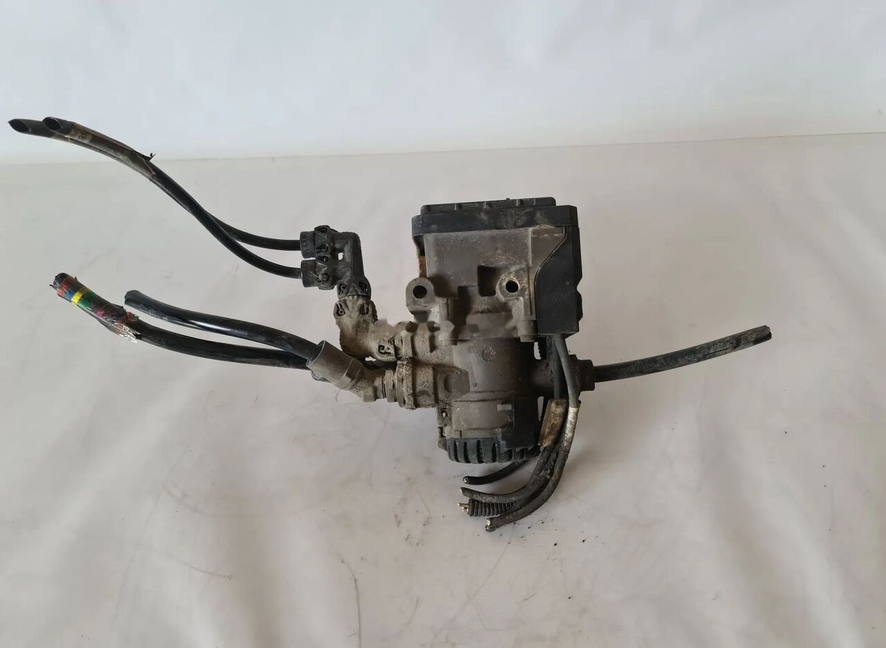 Knorr-Bremse Modulator zawór hamulca EBS przód przedni VOLVO FH FM RENAULT PR K021203 21122034 Volvo VOLVO FH FM RENAULT PREMIUM DXI MAGNUM DXI truck - Brake valve for Truck: picture 4 Knorr-Bremse Modulator zawór hamulca EBS przód przedni VOLVO FH FM RENAULT PR K021203 21122034 Volvo VOLVO FH FM RENAULT PREMIUM DXI MAGNUM DXI truck - Brake valve for Truck: picture 4