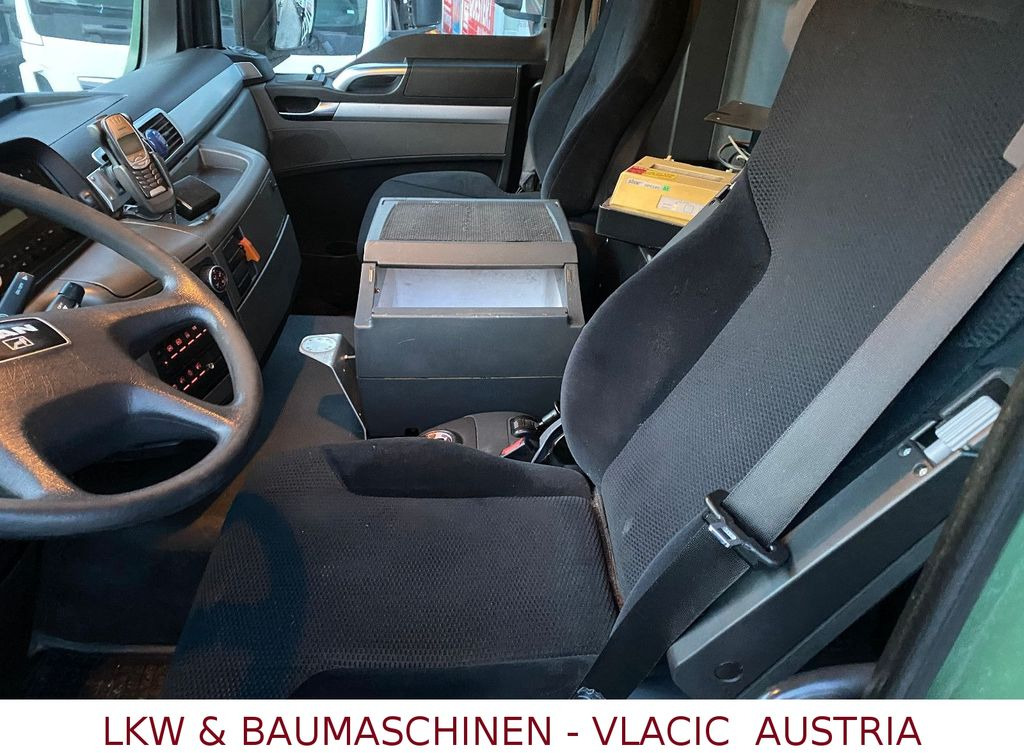 MAN TGS 26.400 Gastankwagen mit Pumpe und Wage22000L MAN TGS 26.400 Gastankwagen mit Pumpe und Wage22000L - Tanker truck: picture 5 MAN TGS 26.400 Gastankwagen mit Pumpe und Wage22000L MAN TGS 26.400 Gastankwagen mit Pumpe und Wage22000L - Tanker truck: picture 5