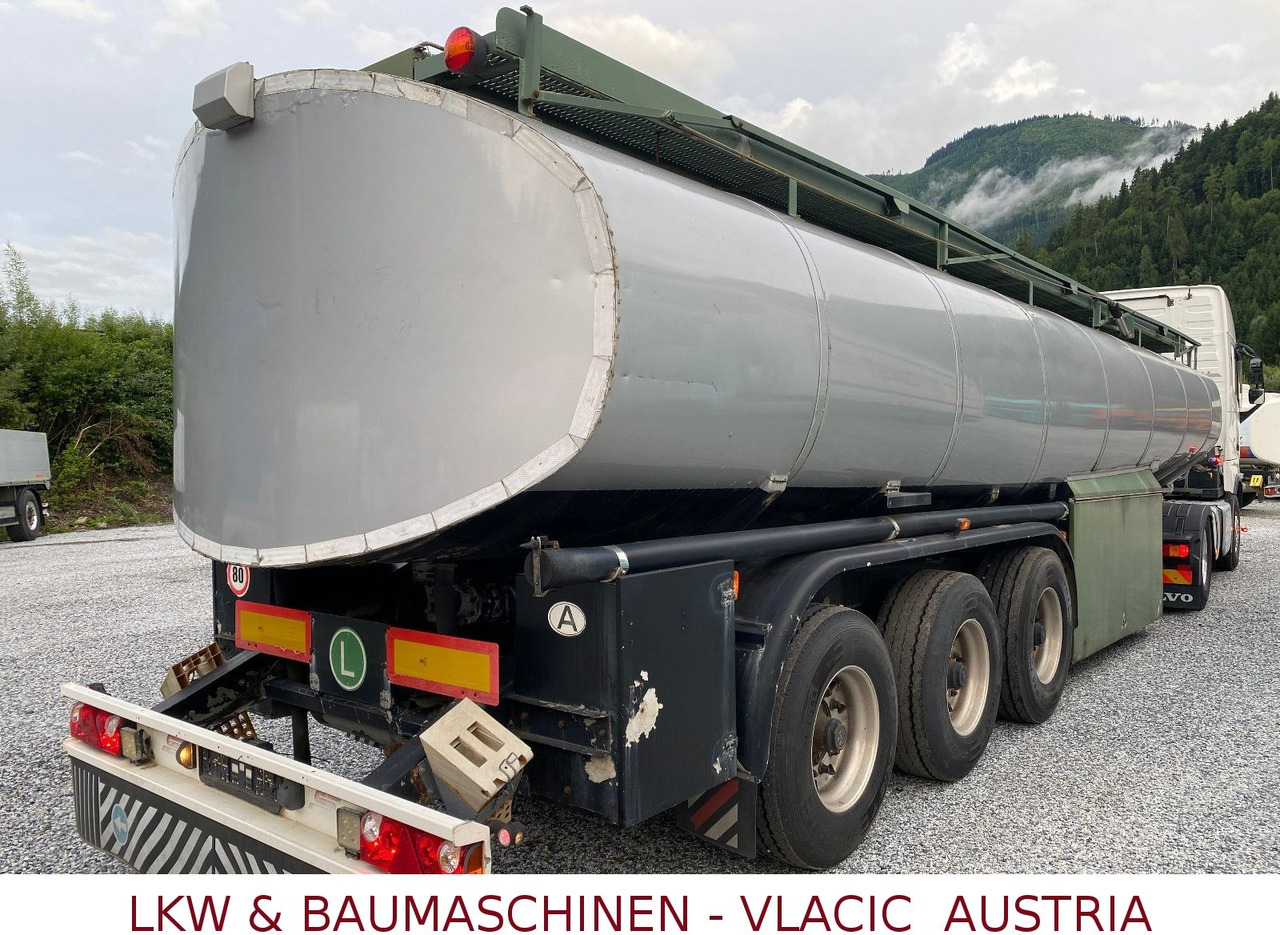 Schwarzmüller Tank für Öl transport - Tanker semi-trailer: picture 3 Schwarzmüller Tank für Öl transport - Tanker semi-trailer: picture 3