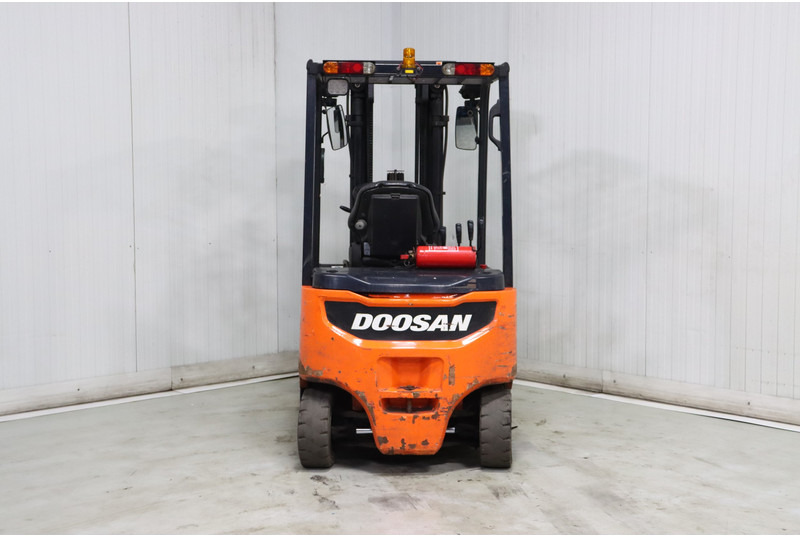 Doosan B20X-7 - Electric forklift: picture 5 Doosan B20X-7 - Electric forklift: picture 5