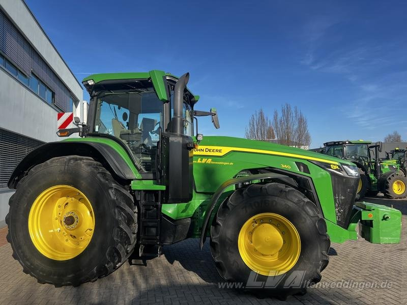 John Deere 8R 340 - Farm tractor: picture 4 John Deere 8R 340 - Farm tractor: picture 4