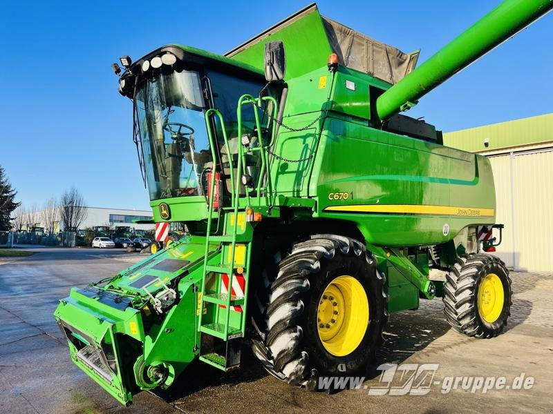 John Deere C670 - Combine harvester: picture 2 John Deere C670 - Combine harvester: picture 2