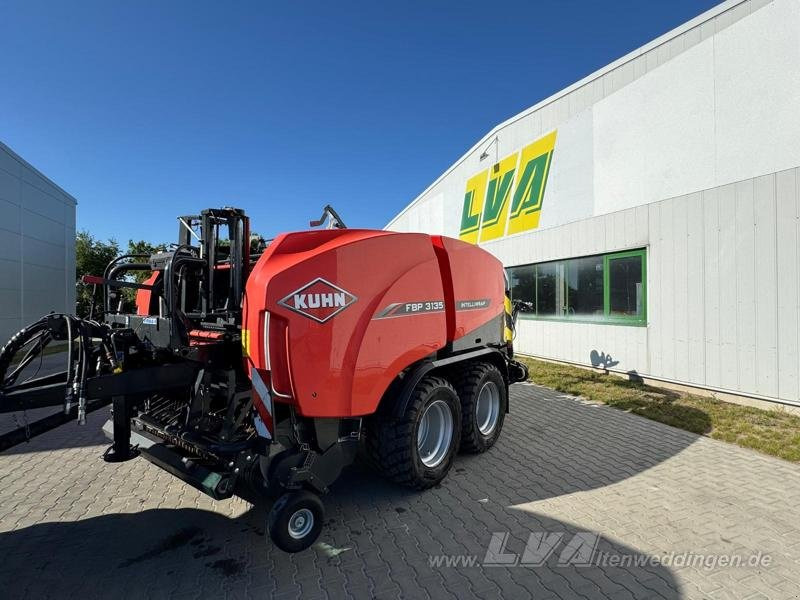 Kuhn FBP3135 - Round baler: picture 1 Kuhn FBP3135 - Round baler: picture 1