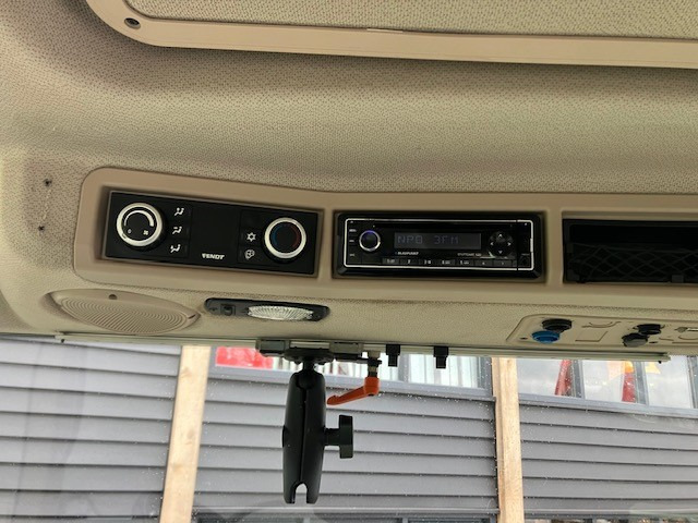 Farm tractor FENDT 724 profi plus: picture 8