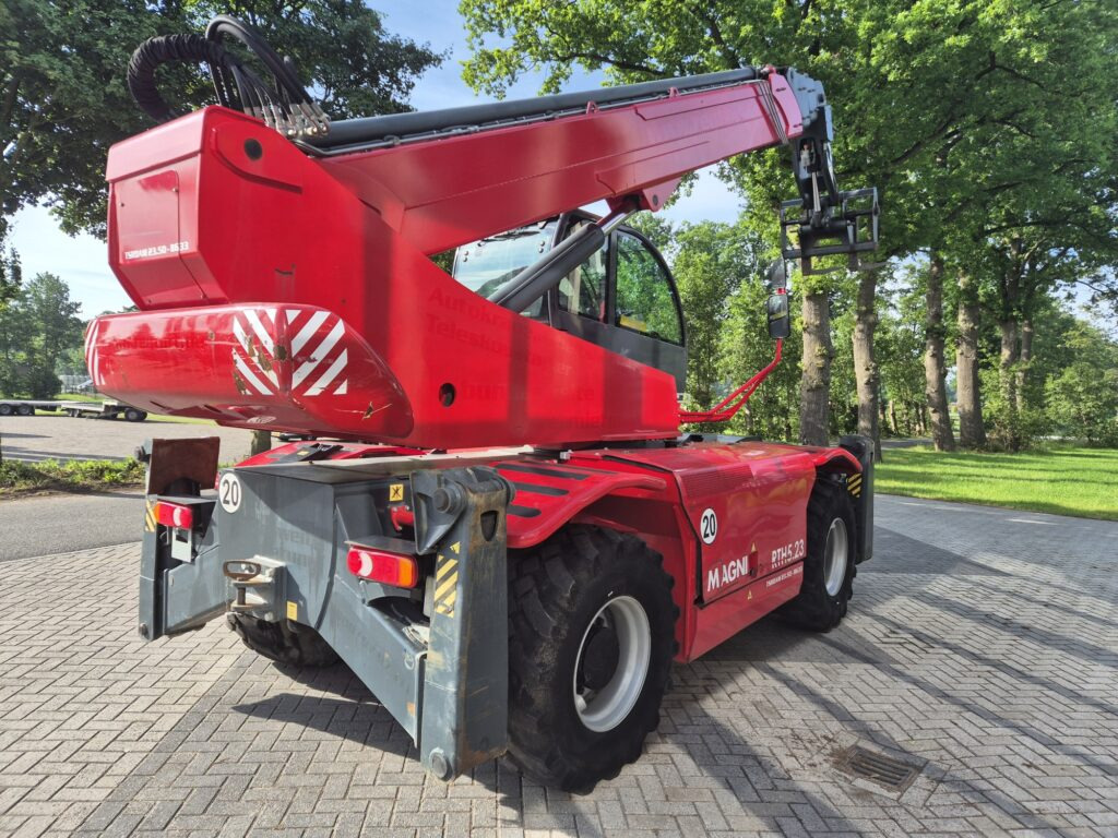 MAGNI RTH 5.23 D/C - Telescopic handler: picture 4 MAGNI RTH 5.23 D/C - Telescopic handler: picture 4