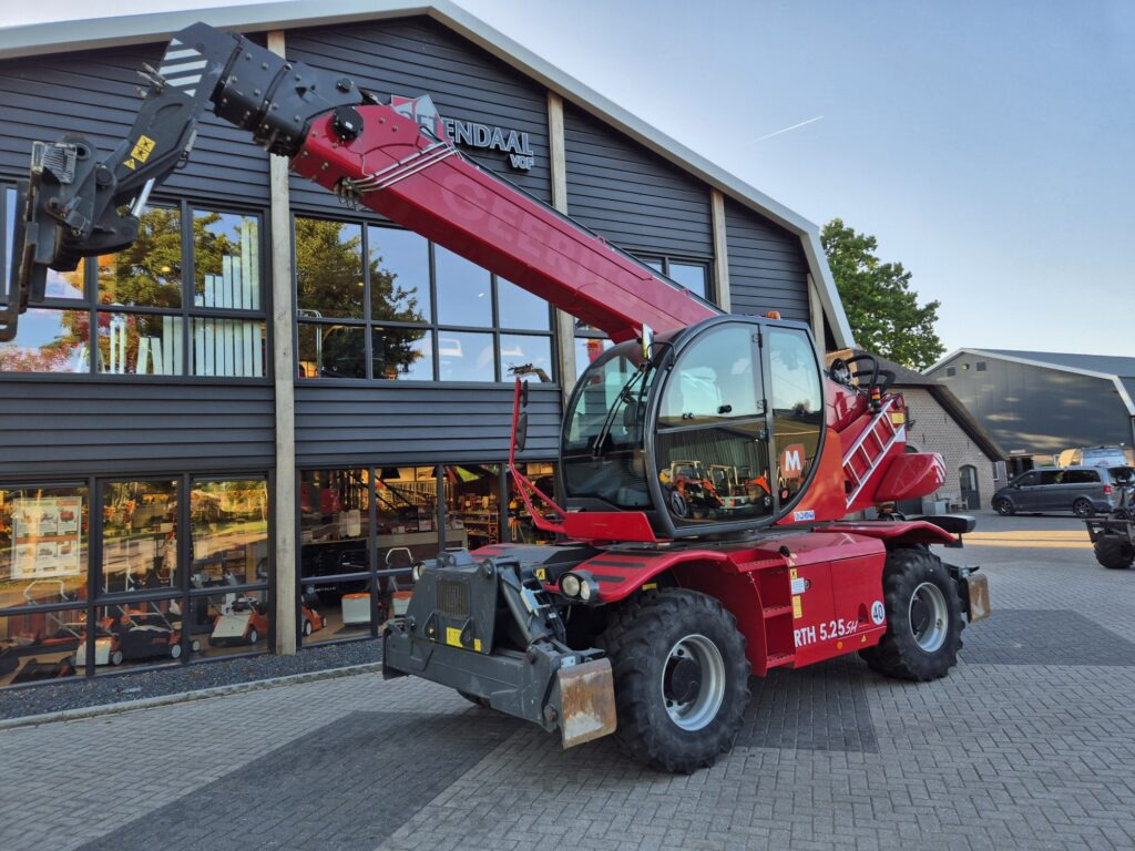 MAGNI RTH 5.25 SH-D/C - Telescopic handler: picture 2 MAGNI RTH 5.25 SH-D/C - Telescopic handler: picture 2